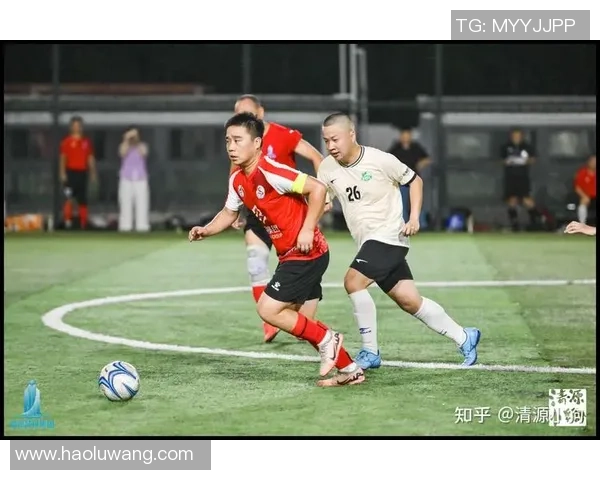 足球明星高空踢球精彩瞬间视频集锦让你领略绝妙技巧与风采